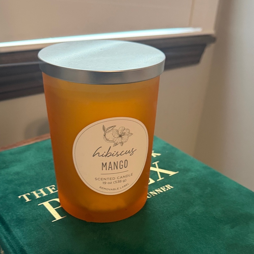 Hibiscus Mango Scented Candle